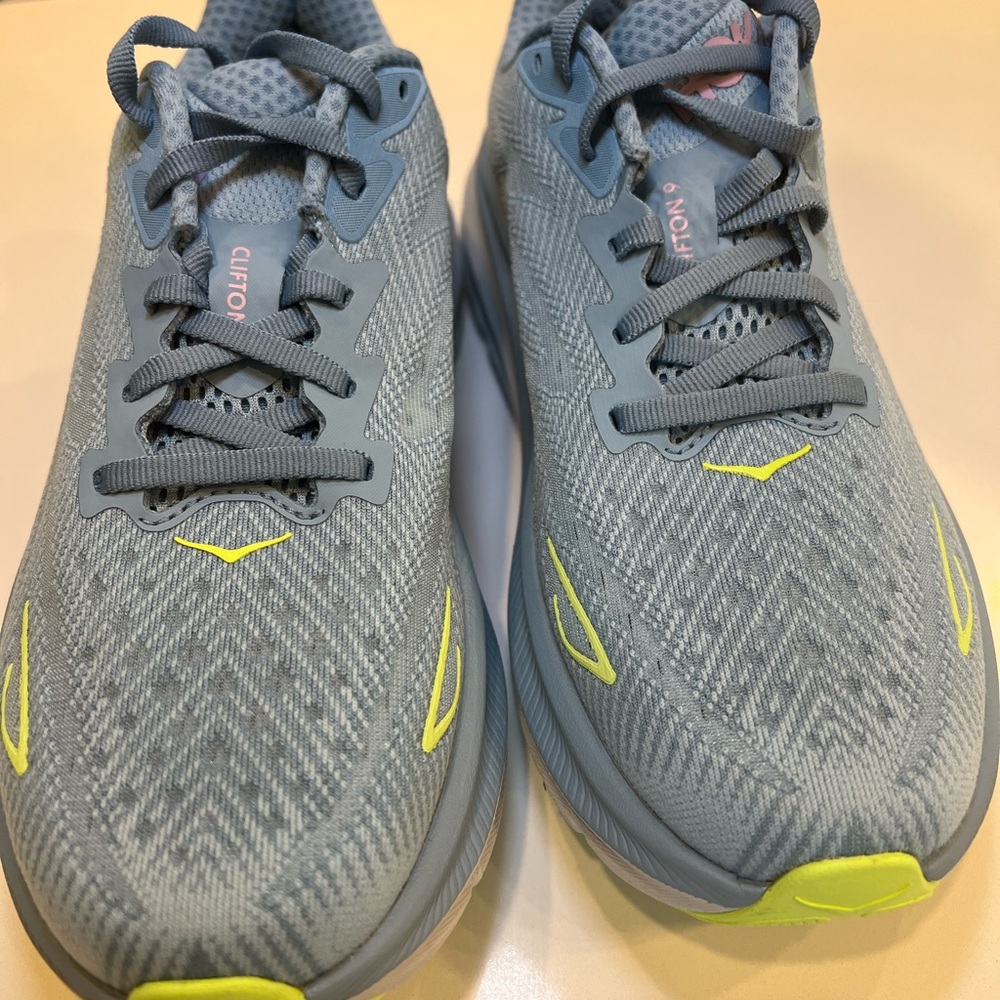 Brand new Hoka Clifton 9 sneakers